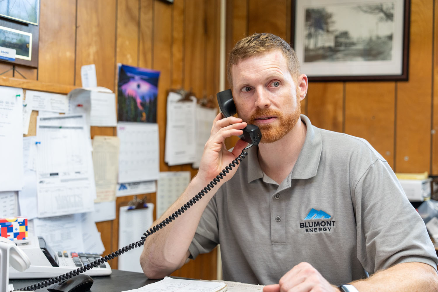 employee on the phone